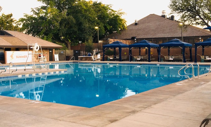 Bloomington Condominio | ¡NUEVA VILLA # 3, HERMOSA, JUNTO A LA PISCINA, PLANTA BAJA, PERSONALIZADA, TODO LO QUE NECESITA!