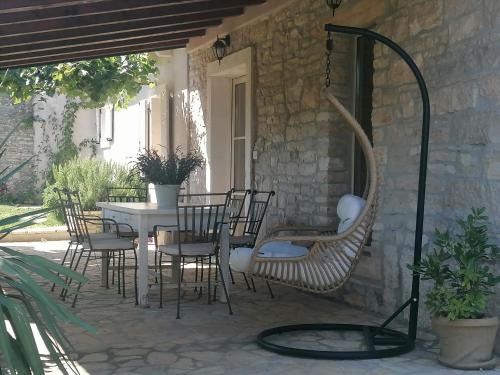 Tinjan Casa | NEW!Villa D'Vita on huge fenced property