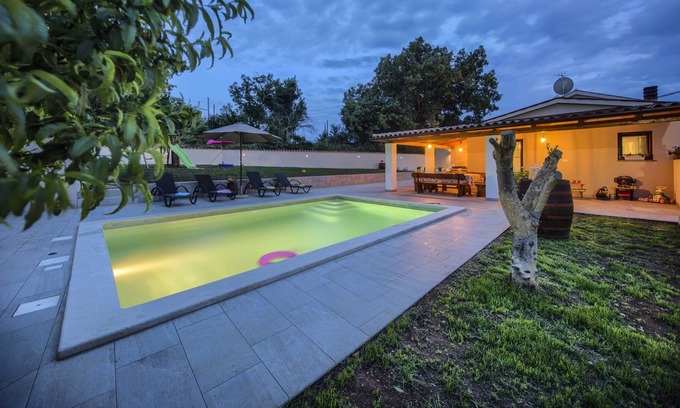 Orihi Villa | Nueva Villa G con piscina