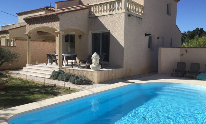 Palau-del-Vidre Villa | Villa independiente con piscina climatizada