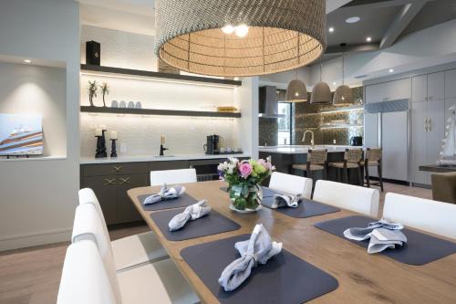 Lauderdale Isles Casa | New Villa Near Hardrock Fll Wboating Near Beach