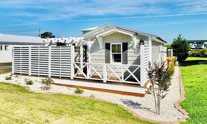 Surf City Cabaña | New VRBO listing - Amazing Two Bedroom Topsail Island Cottage ~ Walk Everywhere!