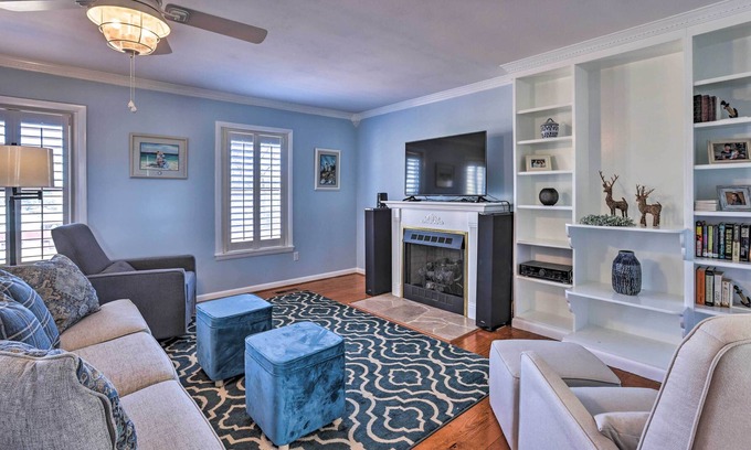 Wilsonville Casa | NEW! Waterfront Family Retreat w/ Dock & Game Room