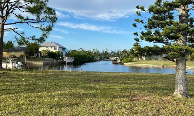 Pine Island Center Casa | New waterfront Pine Island home awaits your fishing adventure!
