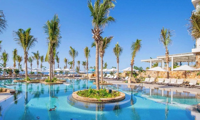 Santa Rosa Complejo | New Year’s in Cabo! Gorgeous Studio in 5-star Villa La Valencia Resort!