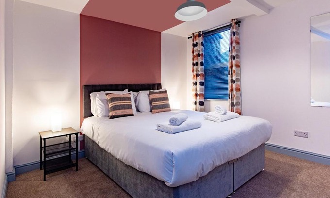 Newark Apartamento | Newark Apartments: Ideal for Contractors with Parking