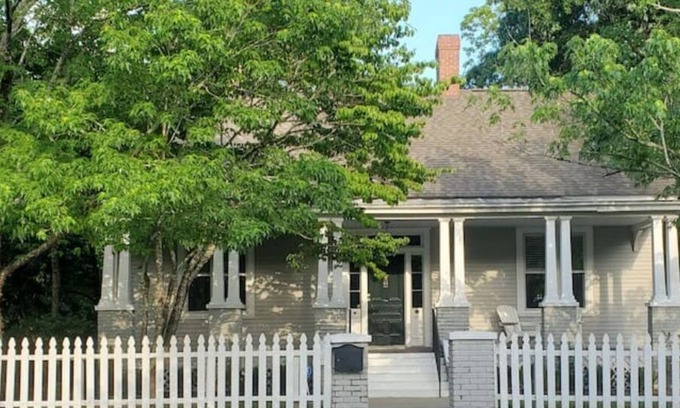 Chapin Cabaña | Newberry Cottage - Steps to downtown