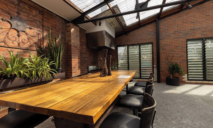 Newcastle West Casa | Newcastle CBD Penthouse | Spa & Entertainment