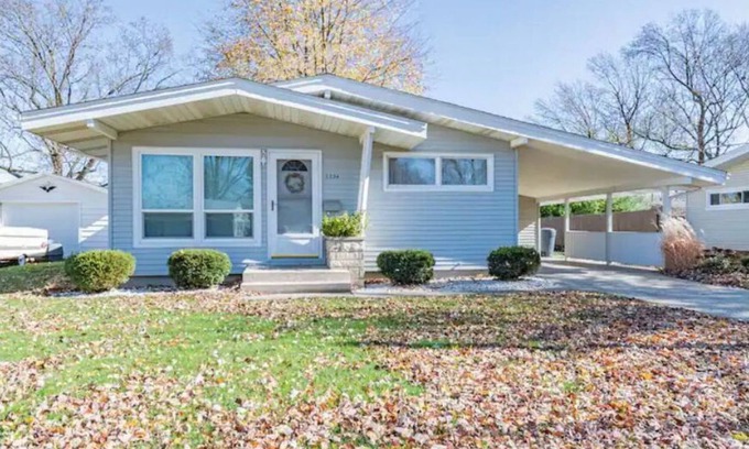 Decatur Casa | Newcastle Estate: 3 Bdrm Bungalow
