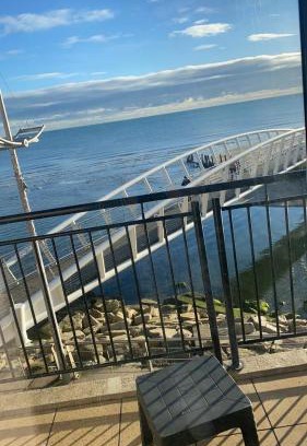 Newcastle Apartamento | Newcastle Seafront Apartment with Wifi and Parking
