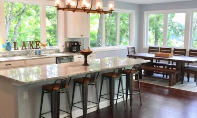 Big Creek Casa | Newer (built in 2018). Lake front property.
