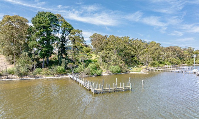 Paynesville Casa | Newlands Waterfront - Your own waterfont home with private, deep water jetty