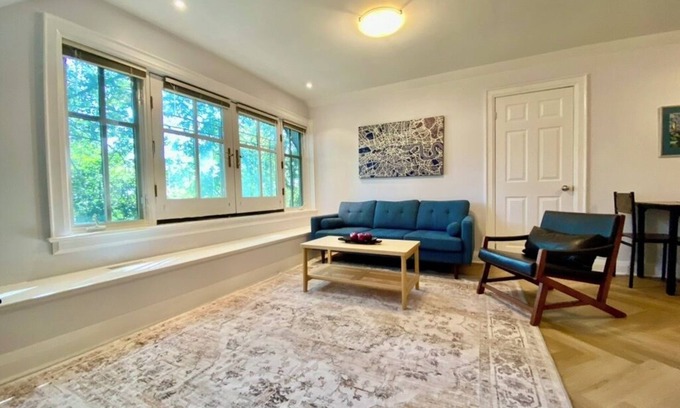 The Beaches Apartamento | Newly Available 3rd-Floor Suite with Beach & Lake Access