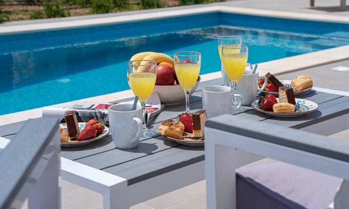 Pesada Casa | Newly built 2 bedroom Villa with private pool in serene setting