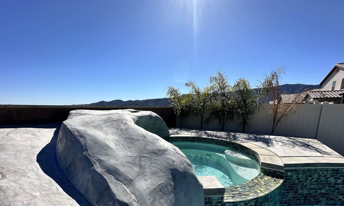 Lake Elsinore Casa | Newly Built 4 Bedroom 2.5 Bath Pool/Spa House near Temecula Vineyards