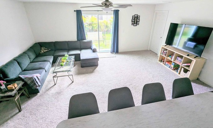 Sebastian Highlands Casa | Newly Built 4bed/2bath ** 15 min from the Beach