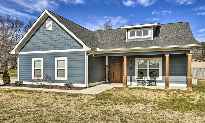 Arab Casa | Newly Built Arab Abode Near Guntersville Lake