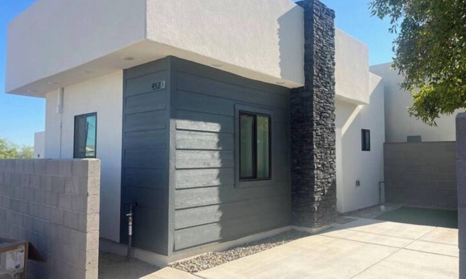 Yuma Apartamento | Newly Built! Contemporary Vibes Tiny Home!