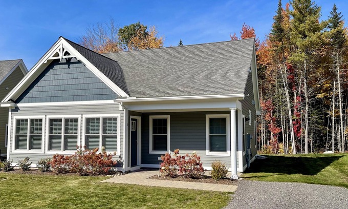 Arundel Casa | Newly built cottage with gas fireplace, patio, pool & gym - near Kennebunkport