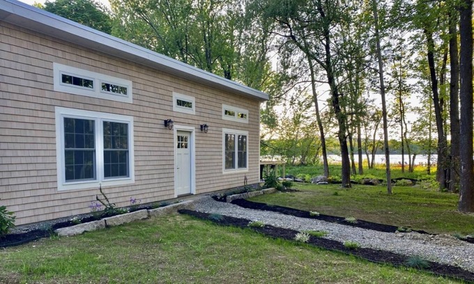 Newport Cabaña | Newly Built Cozy Cottage