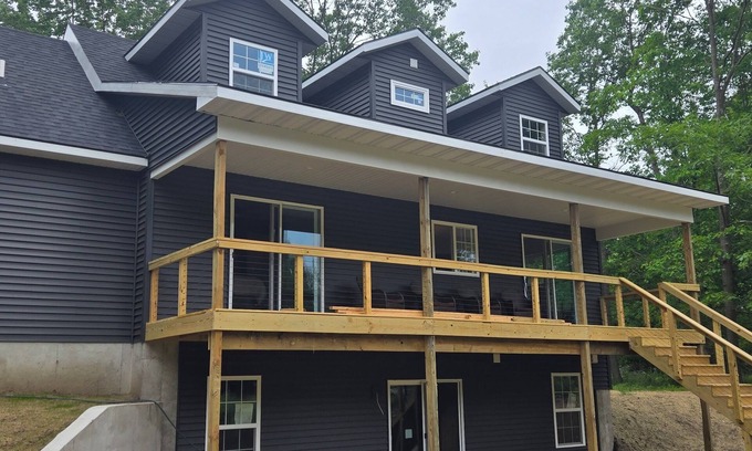 Canadian Lakes Casa | Newly Built Lake House with private lake frontage! 3 Br/2 bath, very spacious!