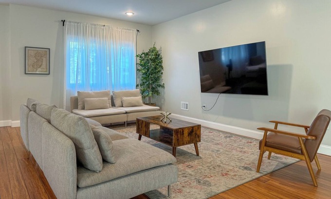 Bayonne Apartamento | Newly built modern apt with Simple check out near NYC/EWR