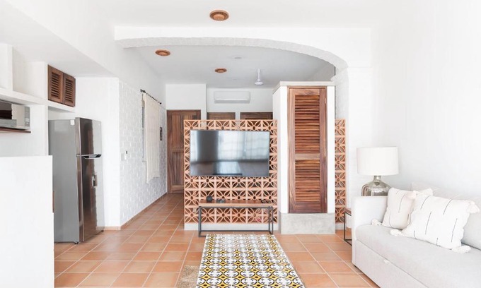 Colonia 5 de Diciembre Apartamento | Estudio moderno de nueva construcción, a 2 cuadras del mar y ubicado en el centro. Bienvenido a Los condominios amueblados El Gallo