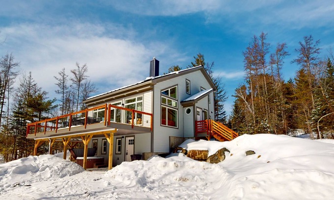 Bethel Casa | Newly built mountain-view home with private hot tub & wraparound deck