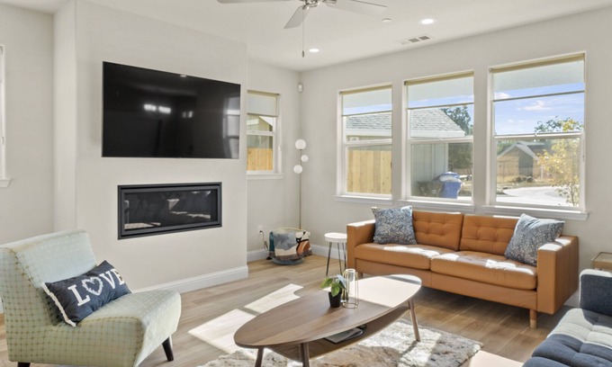 Murphys Casa | Newly Built Murphy's Modern Retreat