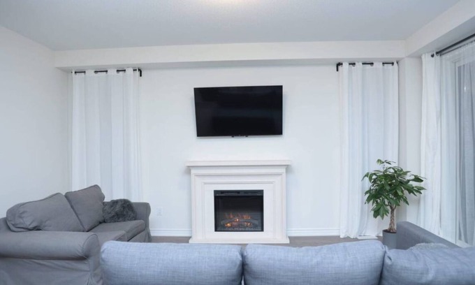 Pickering Casa | Newly Built Spacious Retreat: 3BDR & 2.5 Bath