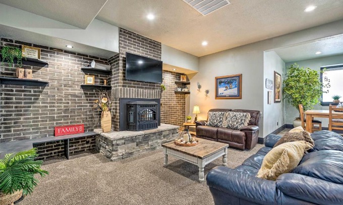 Tooele Apartamento | Newly Built Tooele Suite with Stunning Views!
