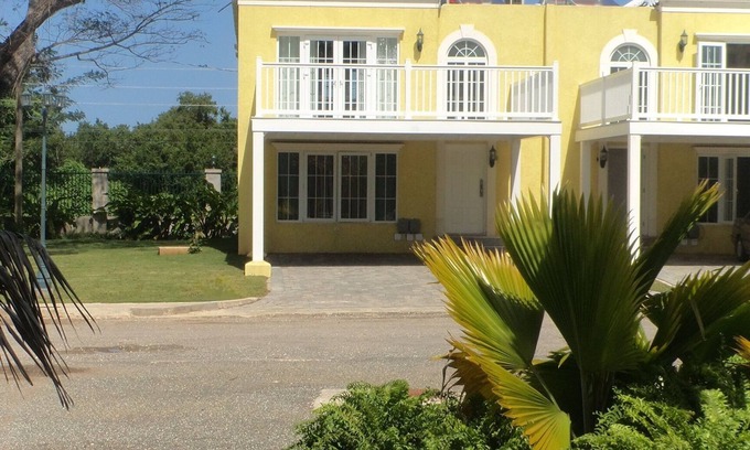 Orange Bay Condominio | Comunidad recién construida. Instalaciones modernas con un entorno fabuloso.