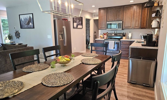 Canadian Lakes Casa | Newly Constructed Home with Lake Access, Golf and all Canandian Lakes Amenities