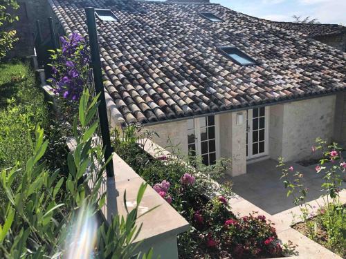 Lauzerte Casa | Newly converted barn, magnificent vues, garden and pool