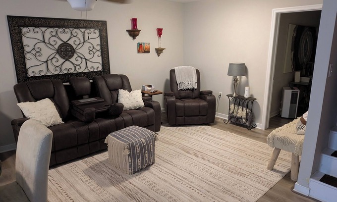 Midlothian Casa | Newly finished basement suite in Midlothian. Very clean and spacious.