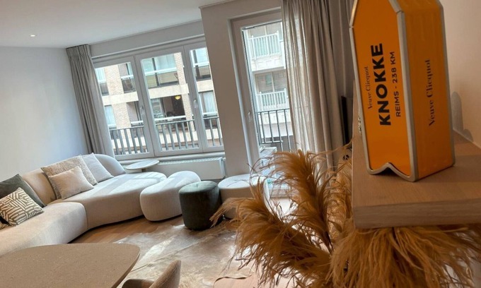 Knokke Apartamento | Newly furnished apartment center of Knokke by the sea, everything within walking distance!