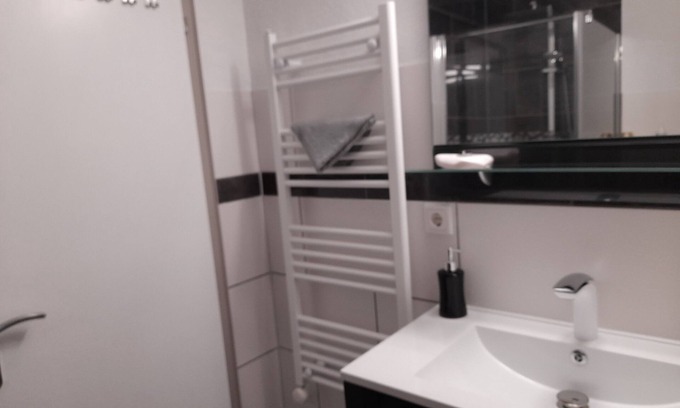Rhode Apartamento | Newly furnished apartment with terrace and own entrance.