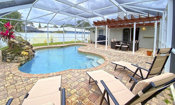 Sebastian Highlands Casa | Newly Furnished/Heated pool, Game room, 10 mins from Beach