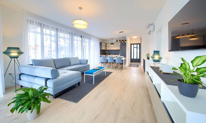 Milcetici Apartamento | Newly furnished vacation apartment in Malinska with a furnished terrace