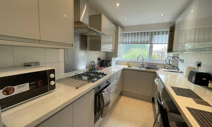 Redbridge Apartamento | Newly Launched ✯ Stylish Flat ✯ Chigwell ✯ London✯