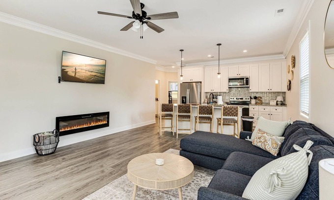 Southport Casa | Newly Listed Home in Southport, just mins from DT Southport and Oak Island Beaches