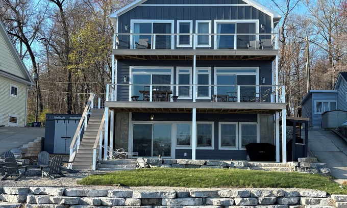 Sister Lakes Casa | Newly Listed! New Construction - Beautiful Lake House on All Sports Round Lake