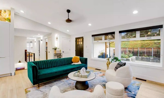 Milton Casa | Newly Listed! Rare Modern Luxury in Milton