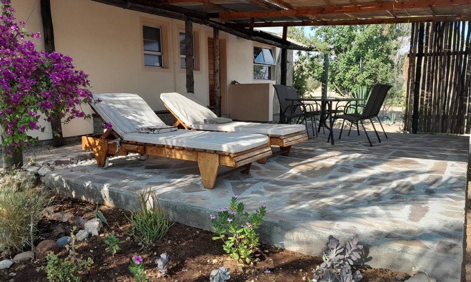 Usakos Apartamento | NEWLY LISTED! Spacious 2-bedroom apartment in a little oasis near Spitzkoppe.