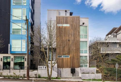 Fairmount Park Casa | Newly Modern 2B2B Home near Seatac - Golf course