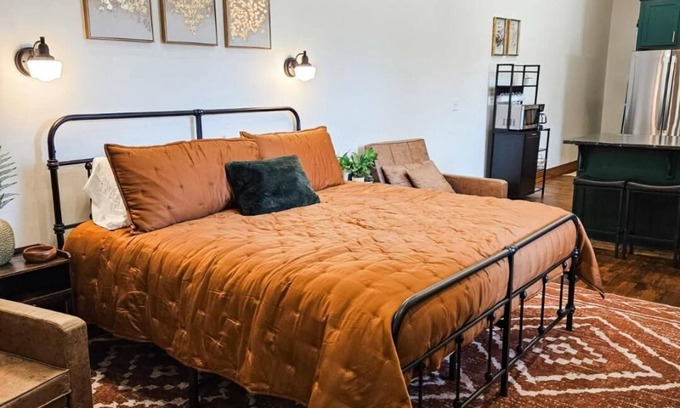 Farmington Apartamento | Newly opened stay close to UA!