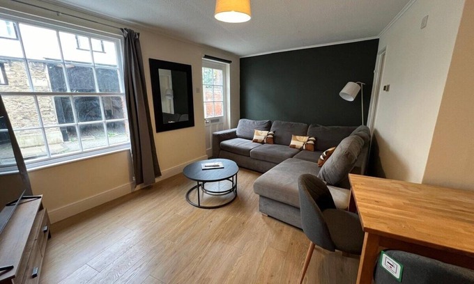 Abingdon Apartamento | Newly Refurbished 2 BR Flat by Prescott Apartments