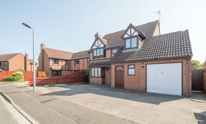Peterborough Casa | Newly Refurbished Lavish House in Peterborough