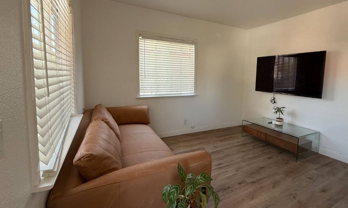 Northside Casa | Newly remodel 2B/1B by Japantown, parking & W/D