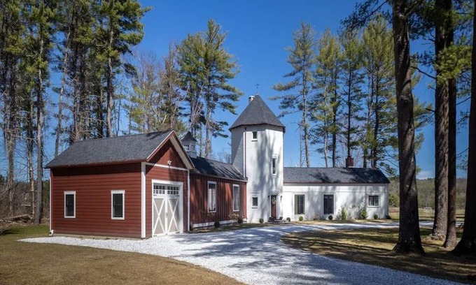 Great Barrington Casa | NEWLY REMODELED 3 BEDROOM COUNTRY CASTLE